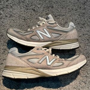 New balance 990 v4